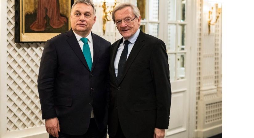 A volt osztrák kancellár szerint a liberálisként indult Orbán abszurd világba sodródott