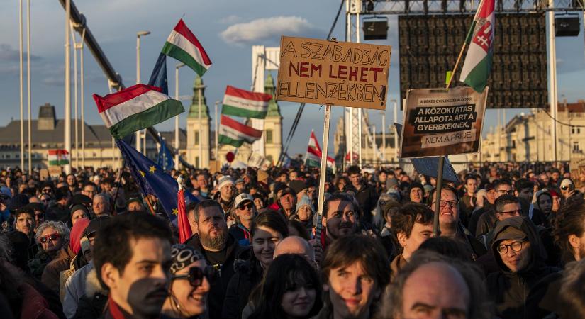 Tudjuk, hogyan kell megváltani a világot, csak nem megy, de legalább itt a javaslat, hogy Európa végleg szakítson az Egyesült Államokkal