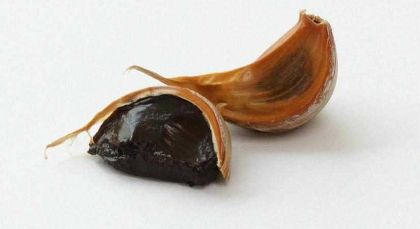 Miért más a fekete fokhagyma, mint a fehér?