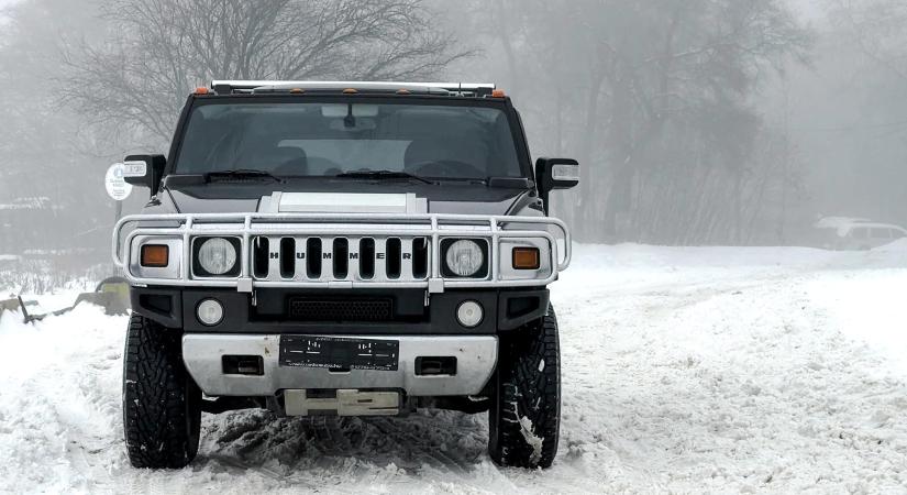 Kipróbáltam a Hummert, ami 14 éve beszakadt a Balaton jegébe