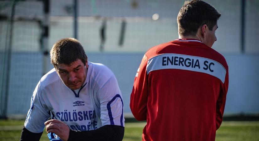 Vasárnapi fociprogram: újabb 12 csapat kapcsolódik be a műfüves sorozatba