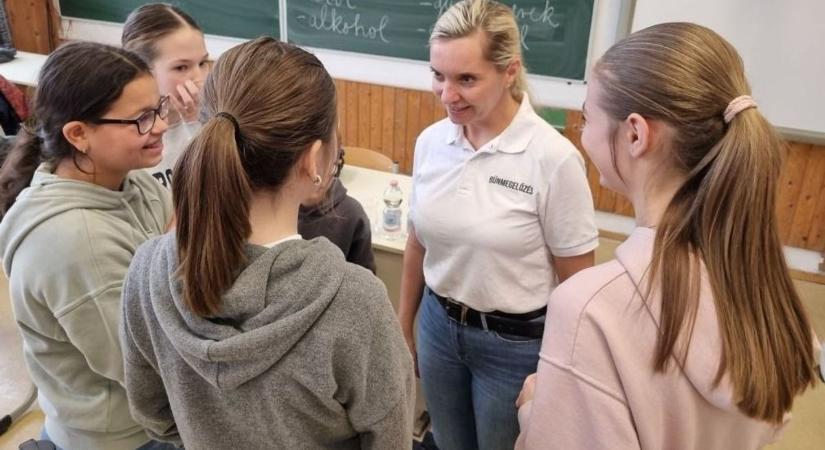 Fontos a megelőzés, interaktív előadást tartottak a győri rendőrök