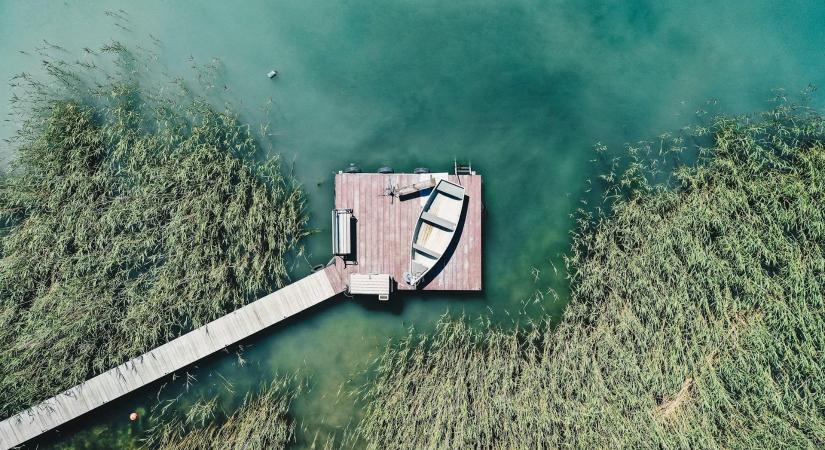 Közel egy évtized után újra nádaratás indult Balatonfüreden