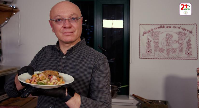 Kárpáti kulináris 213. adás – Gombával töltött rúdfasírt vinegrett salátával (2026.01.18) (videó)