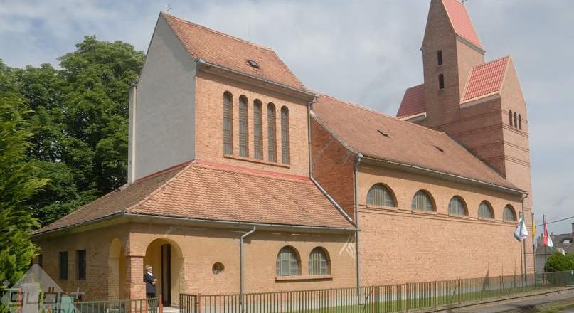 Hitélet Győrben – A bácsai Szent István templom