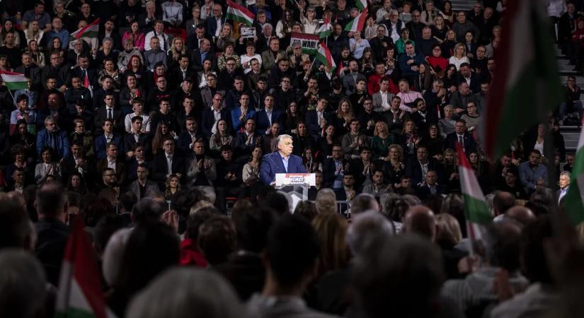 "Orbán Viktor lehet Európa megmentője" – ezt gondolják a Háborúellenes Gyűlés résztvevői a kormányfőről