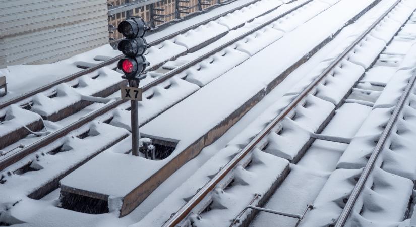 MÁV: újból fennakadások vannak a vasúti közlekedésben