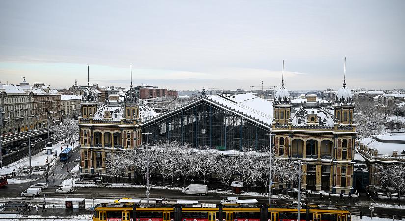 Nehezen indult a MÁV-nak a vasárnap: sorban jönnek a hibák, jelentősek a késések