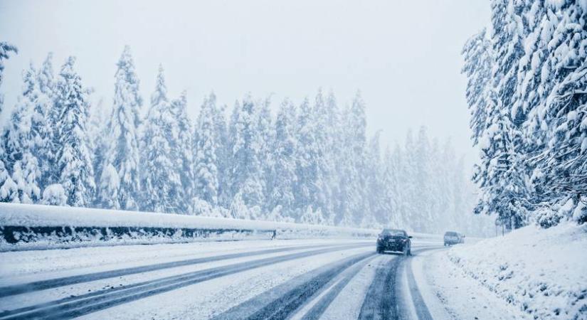 Sokan nem ismerik a szabályt: bírságot kaphat, aki így vezet a jeges úton