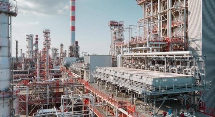 Fordulat a szerb üzemanyag-ellátásban – újraindult a pancsovai kőolaj-finomító