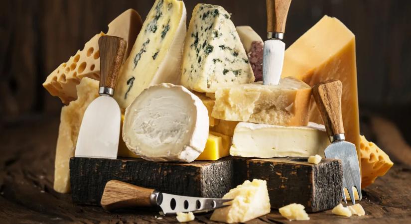 Ezek a sajtok súlyosan károsíthatják a szív egészségét – Te melyiket eszed rendszeresen?