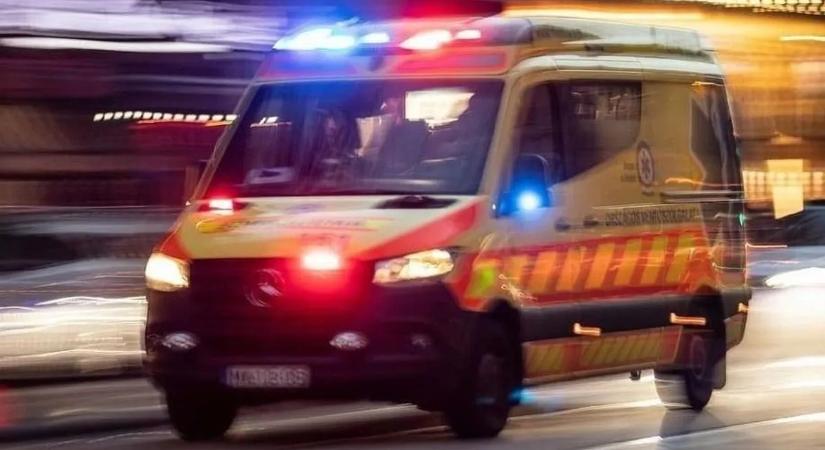 Reggeli rémálom: a debreceni balesetben autók karamboloztak, egy busz is beléjük csapódott