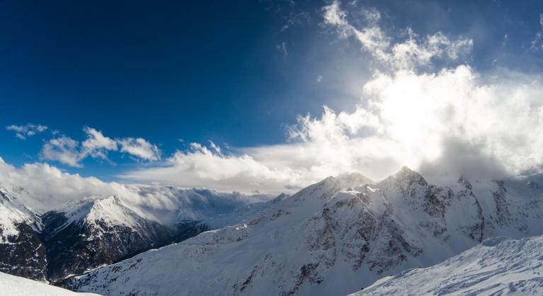Már nyolc halálos áldozata van az osztrák Alpok lavináinak