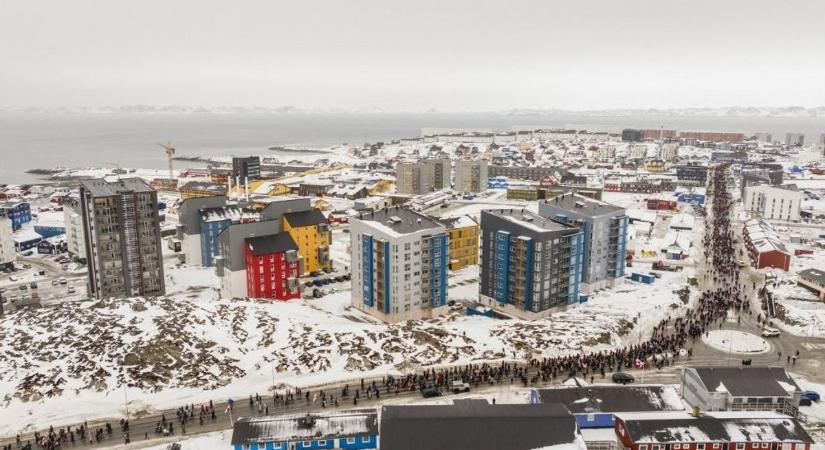 Felébredtek a dánok - öntenék a pénzt Grönlandra