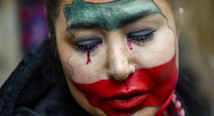 Irán, Golden Globe, Trump a megszerzett békedíjjal a hét képein