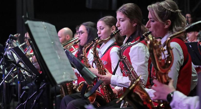 Újévi koncert Körmenden: ahol még a polgármester is vezényelt - fotók