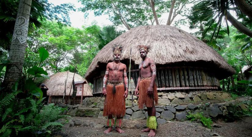 Sosem látott felvételek kerültek elő az érintetlen törzs tagjairól