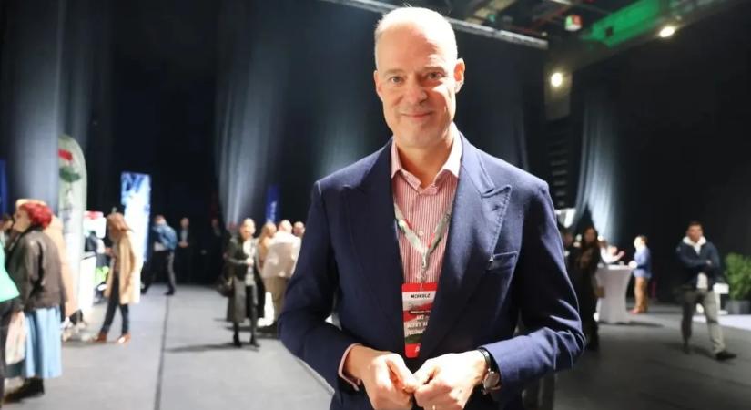 Szalay-Bobrovniczky Kristóf: A kormány minden megtesz , hogy ne sodródjon bele Magyarország a háborúba