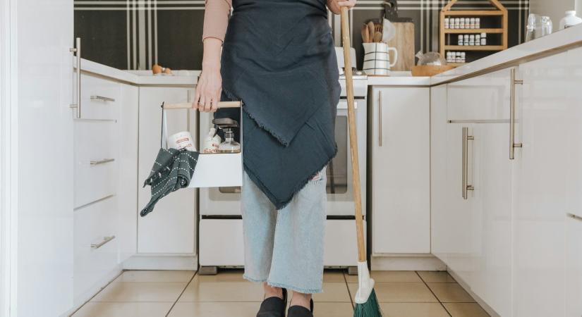 „A balatoni nyaralás nekem minden, csak nem pihenés.” – A láthatatlan munka soha nem ér véget egy nő számára