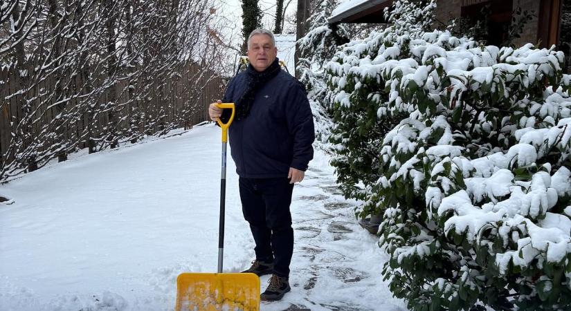 Orbán Viktor nyugtázza, hogy az ország kiállta a hópróbát, aztán az autóeladásoknak örül, a héten, amikor egymást érték a drámai gazdasági adatok
