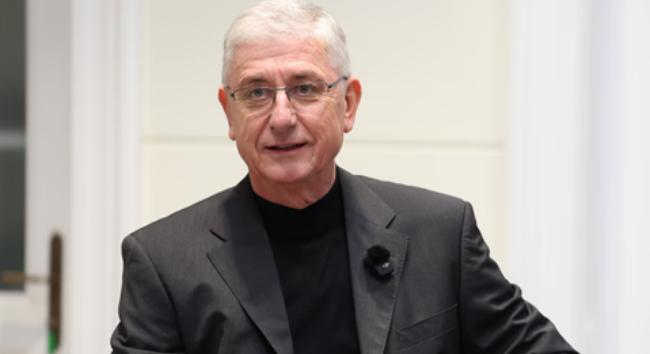 Mai kérdés – Ön szerint vissza kellene térni Gyurcsány Ferencnek a politikai porondra?