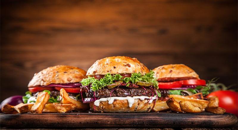 Amikor a hamburger árbevételből bitcoin-kitettség lesz: 10 millió dolláros döntés egy amerikai gyorsétteremnél