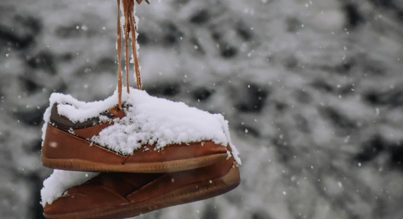 Így védd meg a cipőd a nedvességtől egyszerű praktikákkal