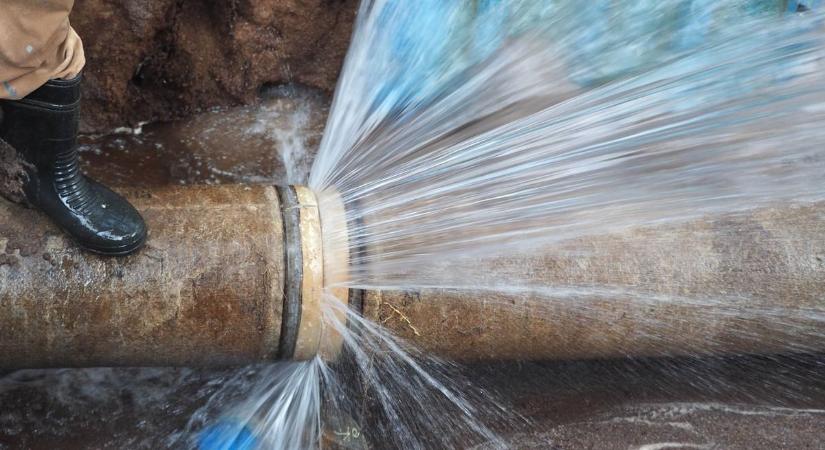 Fűtés és melegvíz nélkül maradtak a lakók Szolnok keleti városrészében – ekkor lesz újra szolgáltatás