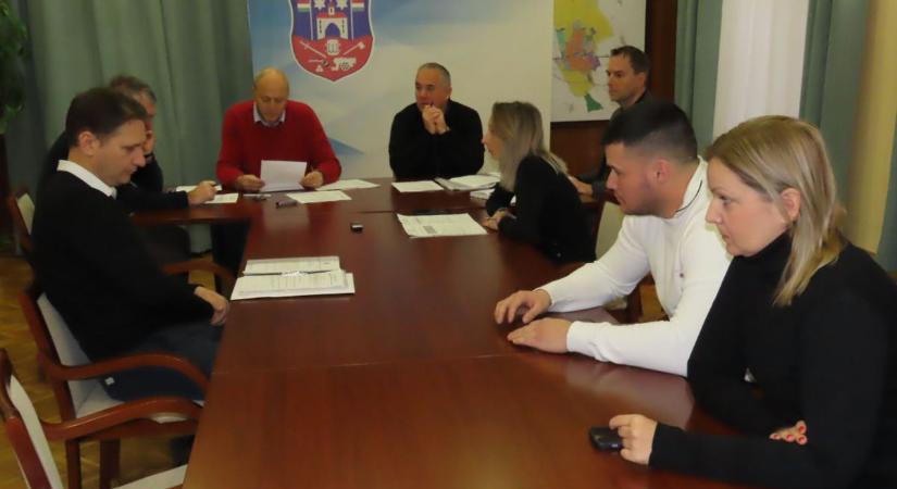 A kapuvári képviselő-testület tiltakozik a Tisza-program ellen