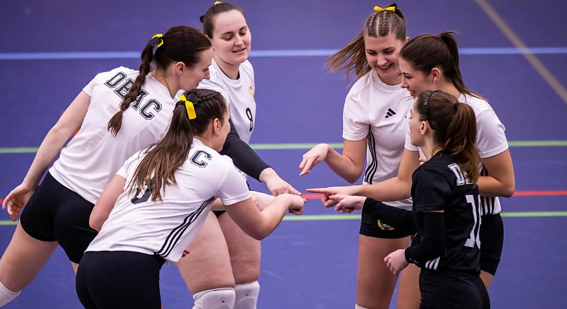 Hazai győzelemmel zárták az alapszakaszt a DEAC női röplabdázói