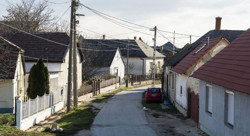 Példátlan rongálás történt a faluban