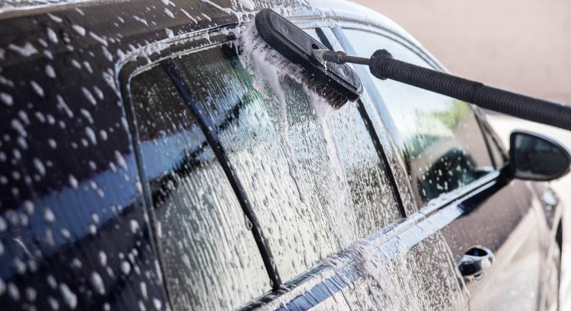 Jön az extrém hideg, ezért nem szabad ilyenkor autót mosni