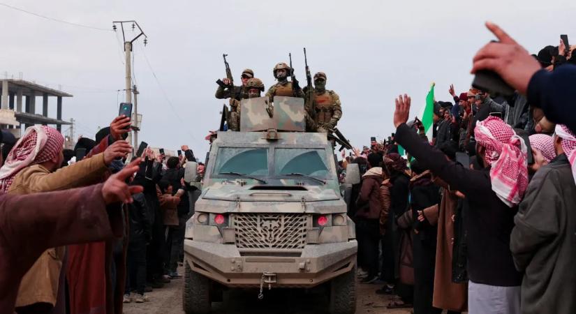 Településeket, olaj- és gázmezőket foglaltak el a szír kormányerők a kurdoktól