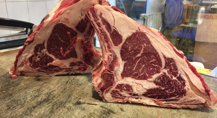 Nyolc tonna húst tárolt egy lakásban