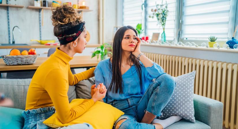 A barátnőmnek viszonya van. Van-e jogom beleszólni vagy csak csendben őrizzem a titkát?