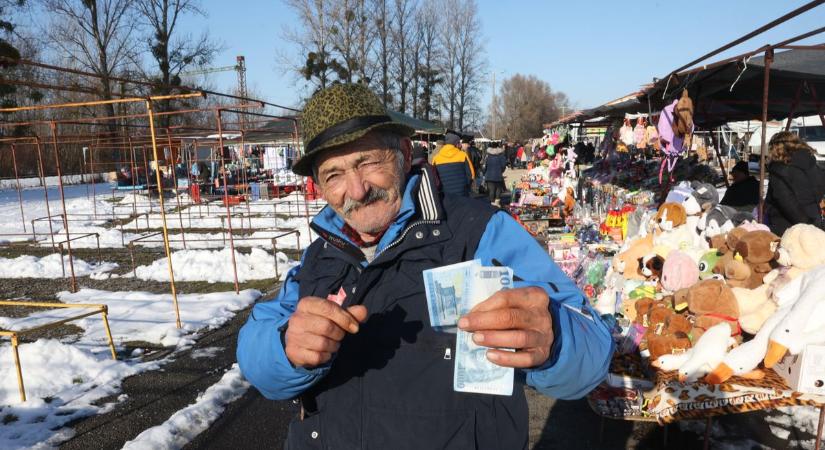A napsütötte januári hideg sem törte le a vásári hangulatot Kaposváron