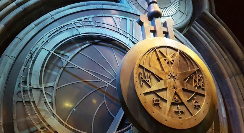 Napi horoszkóp 2026. január 19.: Sorsszerű találkozás és pénzügyi szerencse – 3 csillagjegy élete ma nagyot fordulhat