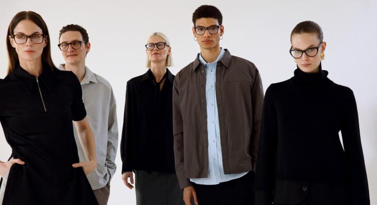 Jön a szemüveg, amely valós időben igazodik viselője látásához