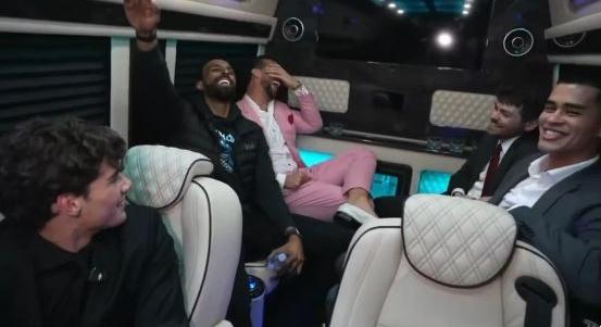 Szép új világ: náci fajvédők éneklik lelkesen a fekete rapper H.tlert dicsőítő számát