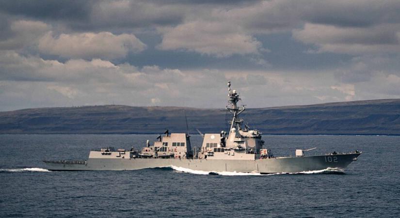 Nagyon sötét jövő felé hajózik az amerikai haditengerészet