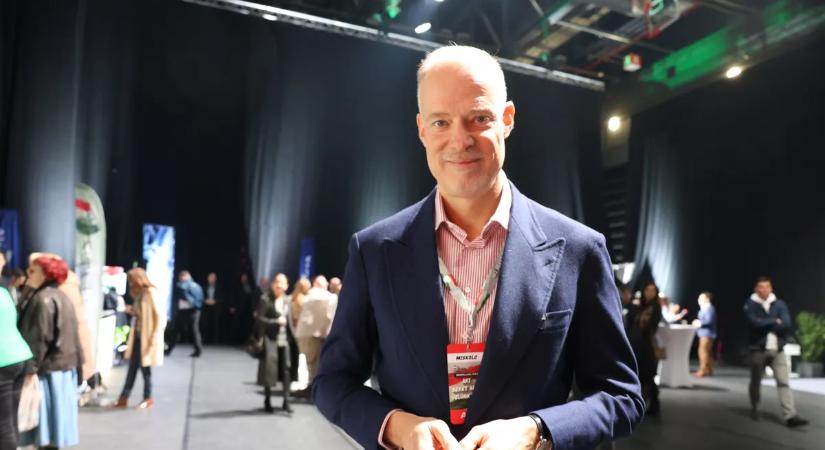 Szalay-Bobrovniczky Kristóf: A Háborúellenes Gyűléseken erőt adunk egymásnak!