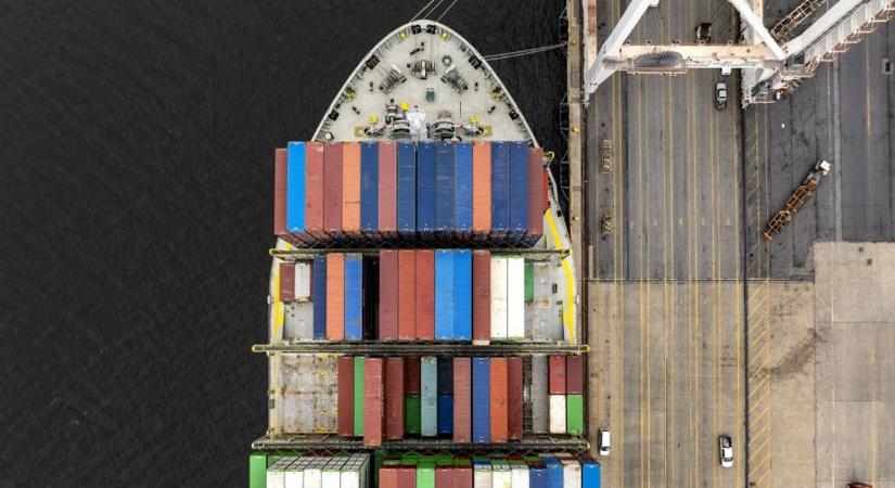 Olaszország is erőt vett magán: feltartóztatott egy Oroszországból érkező hajót