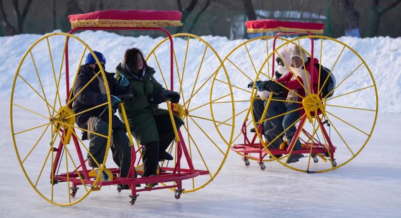 Meghökkentő jeges járművek Kína leglátványosabb téli fesztiválján
