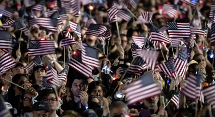 Fogy az amerikai középosztály? Igaza volt a politikusoknak – csak épp a másik irányba vándorolnak a tehetősebbek