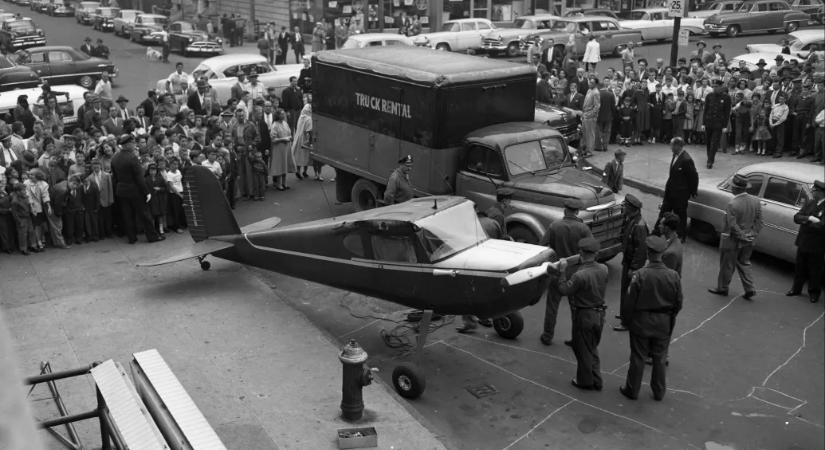 A pilóta, aki részegen ellopott egy repülőgépet, és fogadásból leszállt vele New York belvárosában az utcán