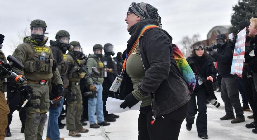 Szeresd az idegent, gyűlöld az országod! – Itt a progresszívek legújabb kedvence