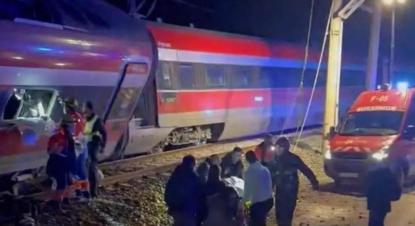 Súlyos vonatbaleset Córdobánál