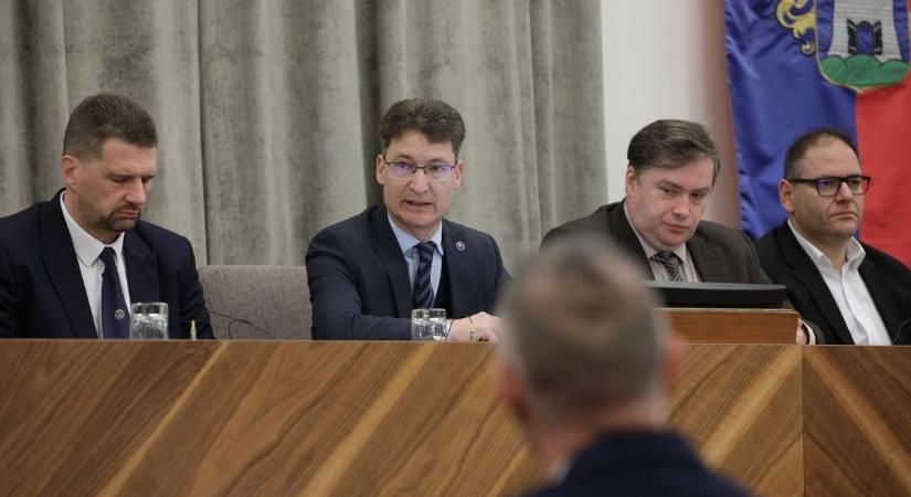 Döntések, tilalmak és nagy várakozások Fehérváron  az M200-as nyomvonalától a Videoton jövőéig