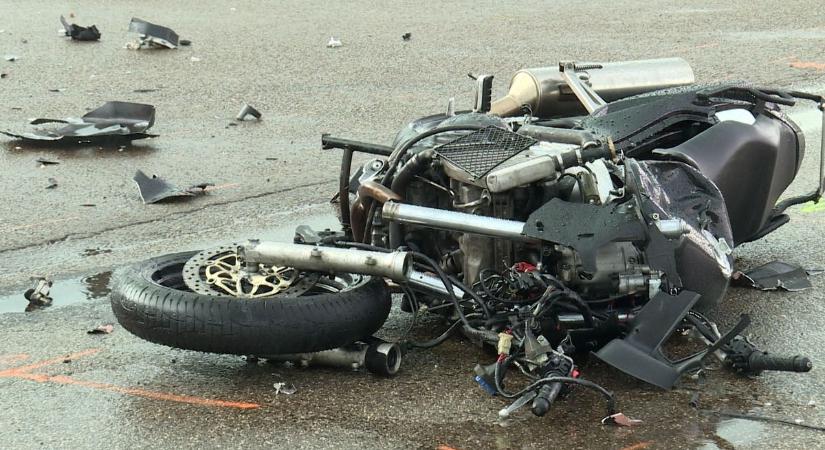 Halálos motorbaleset Gyöngyöshalásznál