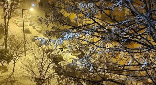 Szerencsések a tiszaújvárosiak, náluk esett egy kis hó, még ha ipari is